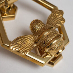 Brass bee Brass Bumblebee Door Knocker With Honeycomb Design - Brass Finish - thumbnail 3