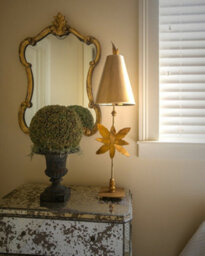 Elegant Gold Table Lamp With Tapered Shade And Floral Design - Led E27 60W - thumbnail 2