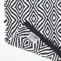 Homescapes Trance Black And White Diamond Pattern Recycled Fibre Rug, 120 X 170 Cm - thumbnail 5