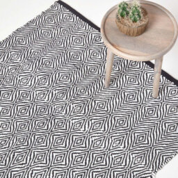 Homescapes Trance Black And White Diamond Pattern Recycled Fibre Rug, 120 X 170 Cm - thumbnail 1