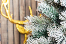 Shatchi 4Ft Green Helsinki Snow Covered Christmas Tree - thumbnail 5