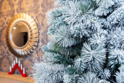 Shatchi 4Ft Green Helsinki Snow Covered Christmas Tree