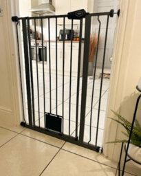 Bettacare Pet Gate With Lockable Cat Flap, 87.9Cm - 95.5Cm, Slate Grey, 104Cm In Height - thumbnail 6