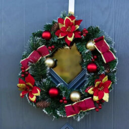 40Cm Artificial Wreath With Red Baubles And Poinsettia - thumbnail 9