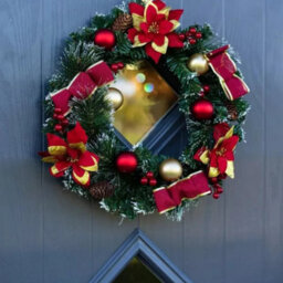40Cm Artificial Wreath With Red Baubles And Poinsettia - thumbnail 7