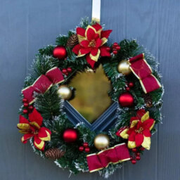 40Cm Artificial Wreath With Red Baubles And Poinsettia - thumbnail 1