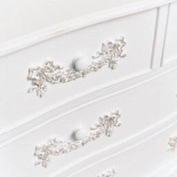 Melody Maison Antique White 4 Drawer Chest Of Drawers - Pays Blanc Range - thumbnail 3