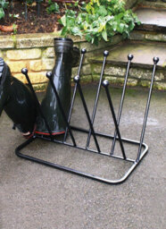 Poppy Forge 5 Pair Diagonal Boot Rack (Round) - Wellie Stand - Steel - L35.6 X W53.3 X H45.7 Cm - Powder Coated Black - thumbnail 1