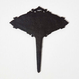 Homescapes Black Metal Please Keep Off The Grass Garden Sign With Metal Spike - thumbnail 4