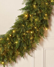 Werchristmas 1.5 M Pre-Lit Majestic Natural Fir Artificial Christmas Wreath, 450 Warm White Leds - thumbnail 4
