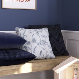 GoodHome Valgreta Deep Navy Square Velvet Effect Indoor Cushion, (L)43Cm X (W)43Cm - thumbnail 5