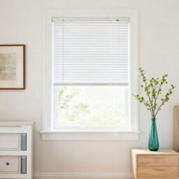 Garden Sanctuary Aluminium Horizontal White Coated Venetian Blind Shade 70Cm(W) X 130Cm(H) - thumbnail 1