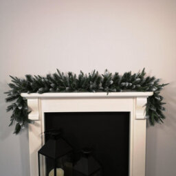 Samuel Alexander 1.8M Premier Christmas Artificial Fairmont Fir Snow Tipped Plain Green Garland - thumbnail 8