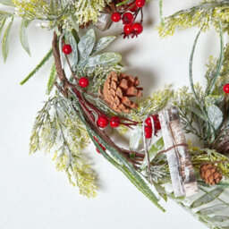Homescapes Artificial Wreath With Berries And Pinecones, 18 Inches - thumbnail 2