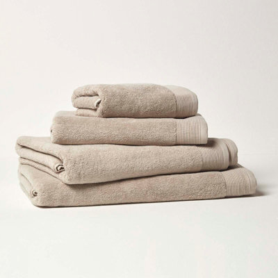 Homescapes Taupe 100% Combed Egyptian Cotton Bath Towel 700 Gsm - image 1