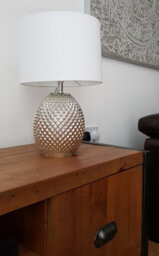 K Living Chantelle Champagne Diamond Cut Pattern Glass Table Lamp, With Silver Metallic Finish And White Shade - thumbnail 4