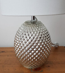 K Living Chantelle Champagne Diamond Cut Pattern Glass Table Lamp, With Silver Metallic Finish And White Shade - thumbnail 5
