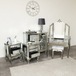 Melody Maison Silver Mirrored Chest Of Drawers, Dressing Table Set & 3 Drawer Bedside Tables - Tiffany Range - thumbnail 3
