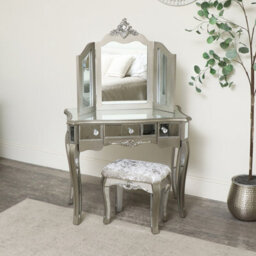 Melody Maison Silver Mirrored Chest Of Drawers, Dressing Table Set & 3 Drawer Bedside Tables - Tiffany Range - thumbnail 4