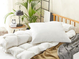 Beliani Bed Pillow Vihren Low Duck Feathers And Down 80 X 80 Cm White - thumbnail 2