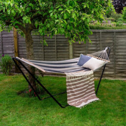 Harbour Housewares Cotton Garden Hammock With Stand - Grey/white Stripe - thumbnail 6