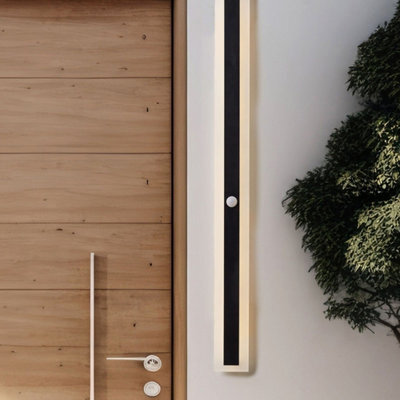 Beliani 100Cm Outdoor Led Wall Light Black With Motion Sensor And Warm White Led - image 1