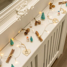 Globrite Christmas Garland - 2M, 20 Led - Warm White - Twig Pine Cones Design Battery Operated Indoor Outdoor Decorations - thumbnail 2