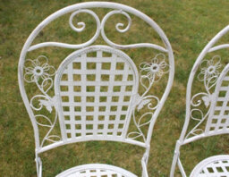 2 X Maribelle Folding Round Outdoor Garden Patio Chair White Floral Furniture - thumbnail 4