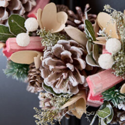 Dibor 33Cm Pastel Pink Driftwood Front Door Christmas Wreath With Deer Wreath Hanger - thumbnail 4
