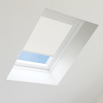 Bloc Blinds White Blackout Blind For Velux Roof Window Size   Sk06, White Frames - image 1
