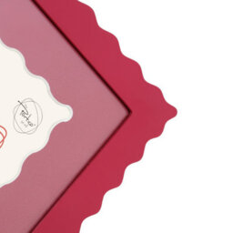 Deenz Carmine Adorable Scalloped Pink Photo Frame 8 X 6 Inches Easy Picture Hanging Decorative Border Great Gift Glass 30 X 25 Cm - thumbnail 5
