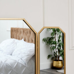 Melody Maison Gold Hexagon Triple Dressing Table Mirror 82Cm X 59Cm - thumbnail 4