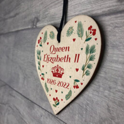 Red Ocean Memorial Sign For Queen Elizabeth Ii Wooden Heart In Memory Plaque Christmas Bauble - thumbnail 7