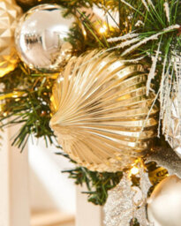 Werchristmas Pre-Lit Artificial Christmas Garland 9 Ft With Silver And Gold Baubles, 100 Warm White Leds - thumbnail 5