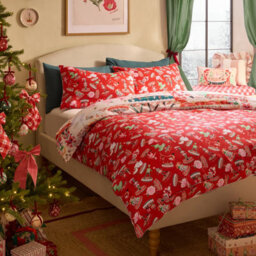 Cath Kidston Christmas Nutcracker Scene Reversible Super King Duvet Cover Set With Pillowcases Red / Natural - thumbnail 3