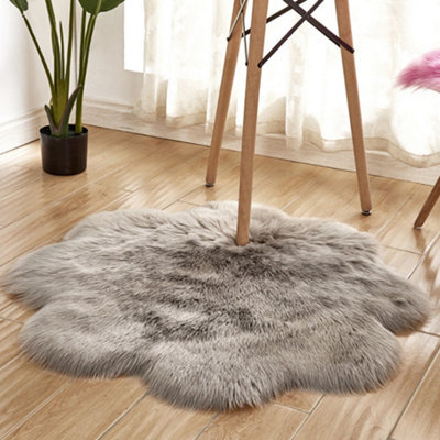 Living And Home Grey Flower Shaped Soft Rugs Rooms Indoor Floor Decor 90Cm - image 1