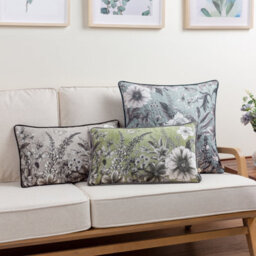 Wylder Harlington Gardenia Floral Piped Feather Rich Cushion - thumbnail 5