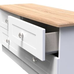 Sussex Ready Assembled Matt White & Oak 4 Drawer Wide Chest (H)502mm (W)1117mm (D)414mm - thumbnail 4