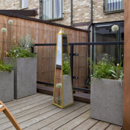 Mirroroutlet The Obelisk Gold Metal Edged Mirrored Garden Ornament 120Cm X 25Cm X 25Cm - thumbnail 1