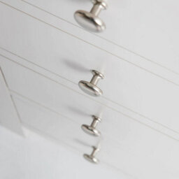 Farro White Xl 5 Drawer Tallboy Chest Fully Assembled - Painted With Oak Top By Roseland Furniture - thumbnail 7