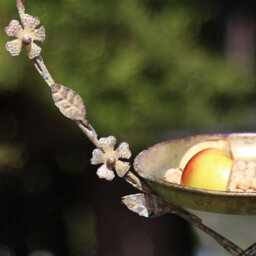 Dibor Vintage Hanging Heart Facing Garden Bird Feeder Bird Dish - thumbnail 4