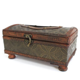 Classic Glamour Tissue Box Cover With Decorative Legs