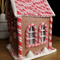 Samuel Alexander 20Cm Battery Operated Led Gingerbread Santa Candy Cabin Christmas Decoration - thumbnail 8
