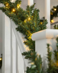 Werchristmas Pre-Lit Plain Green Artificial Christmas Garland 18 Ft, 80 Warm White Leds - thumbnail 3