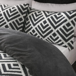 Smart Living Luxurious Geo Jacquard Fleece Duvet Cover With Pillowcases - thumbnail 5