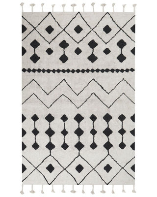 Beliani Runa Rug - Hand-Tufted Cotton 160 X 230 Cm - Off-White And Black Geometric With Tassels - image 1