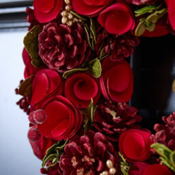 Dibor 35Cm Red Crimson Rose Front Door Christmas Wreath With Star Wreath Hanger - thumbnail 4