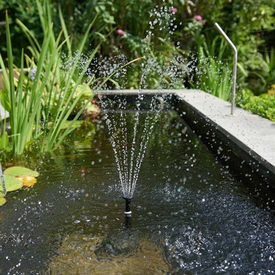Smart Garden Solar Sunjet 300 Pond Fountain Water Feature Bird Bath 1M Fountain - image 1
