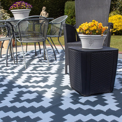 Valiant Outdoor Waterproof Rug For Gardens, Patio And Decking 6Ft X 4Ft (180Cm X 120Cm) - image 1