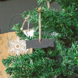 Nicola Spring Slate Christmas Tree Decoration - 7.5 X 2.5Cm - Cracker - thumbnail 5
